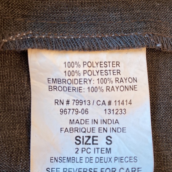 Motherhood - Embroidered, Sleeveless, V-neck, maternity top, Size Small - Picture 7 of 7